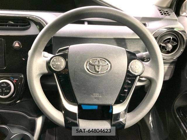 Toyota AQUA 2018-12 217326-13