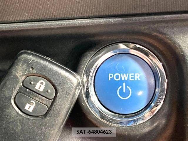 Toyota AQUA 2018-12 217326-7