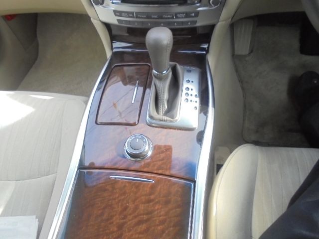 Nissan FUGA 2012-03 753-23