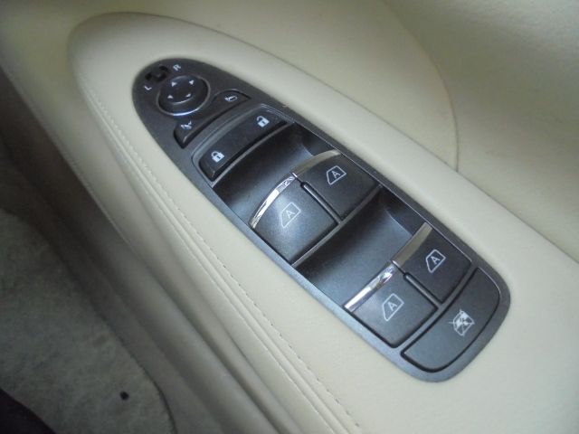 Nissan FUGA 2012-03 753-11