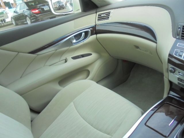 Nissan FUGA 2012-03 753-24