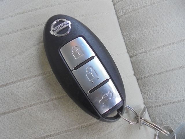 Nissan FUGA 2012-03 753-25