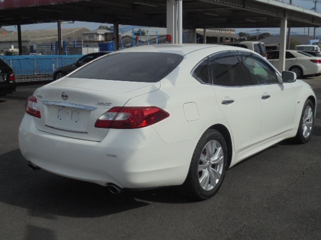 Nissan FUGA 2012-03 753-2