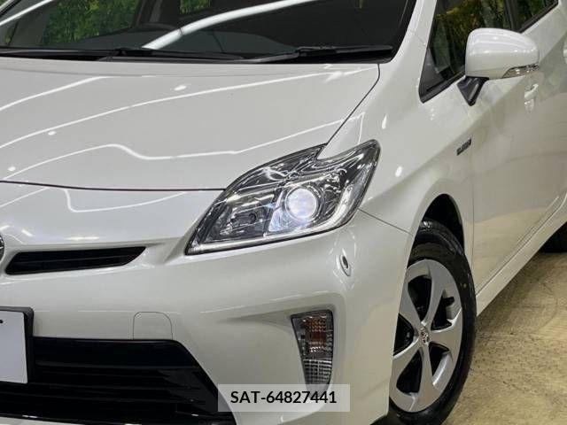 Toyota PRIUS 2013-03 366338-12