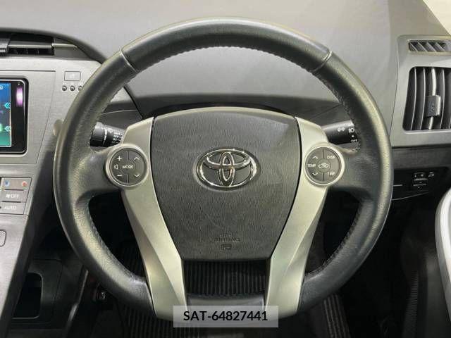 Toyota PRIUS 2013-03 366338-11