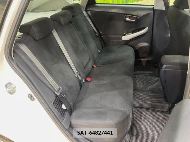 Toyota PRIUS 2013-03 366338-9