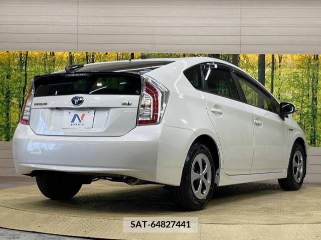 Toyota PRIUS 2013-03 366338-17