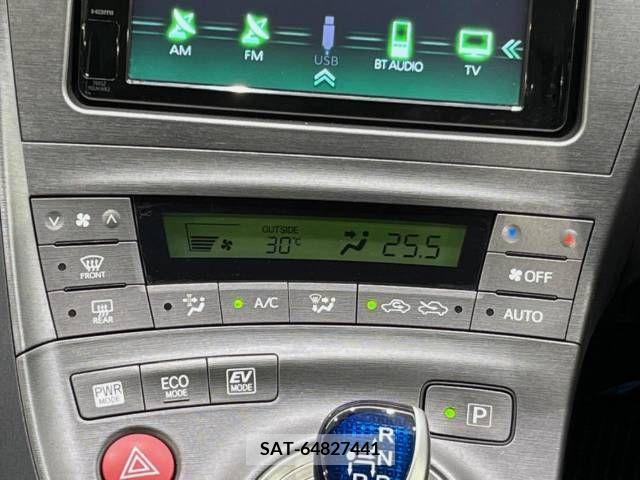 Toyota PRIUS 2013-03 366338-4