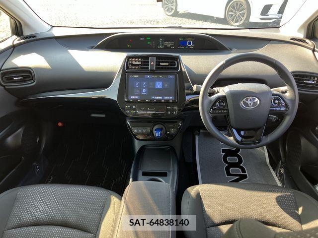 Toyota PRIUS 2019-05 205036-8
