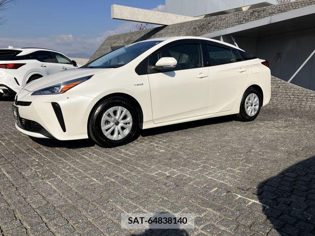 Toyota PRIUS 2019-05 205036-1