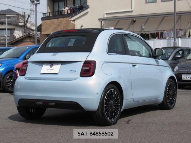 Fiat 500 2023-12 297657-10