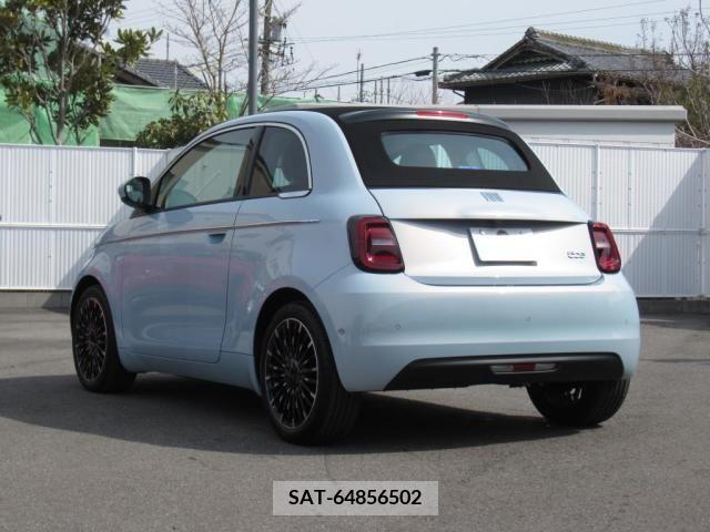 Fiat 500 2023-12 297657-11