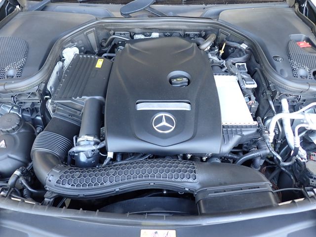 Mercedes Benz E-CLASS 2019-04 18335-11