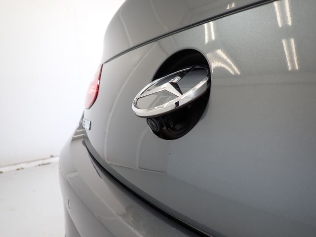 Mercedes Benz E-CLASS 2019-04 18335-23