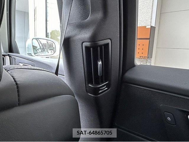 Volvo XC60 2019-08 382327-22