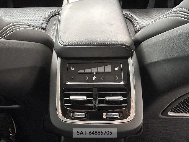 Volvo XC60 2019-08 382327-21