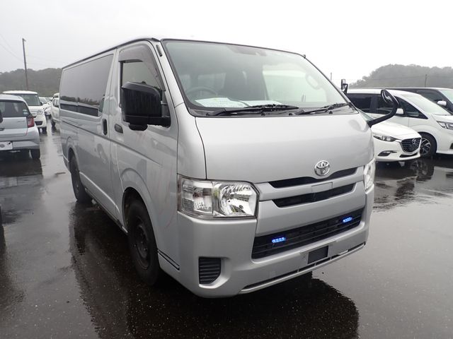 Toyota HIACE VAN 2018-04 5849-4