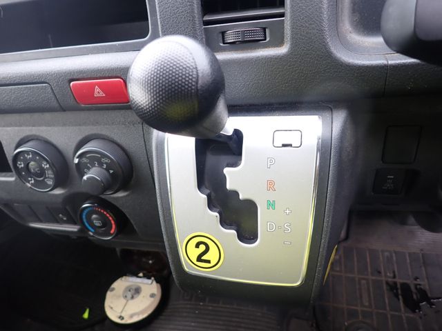 Toyota HIACE VAN 2018-04 5849-15