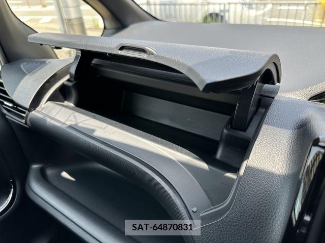 Toyota NOAH 2019-03 365088-28