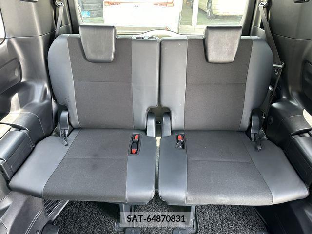 Toyota NOAH 2019-03 365088-18