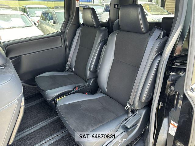 Toyota NOAH 2019-03 365088-17