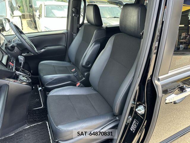 Toyota NOAH 2019-03 365088-15