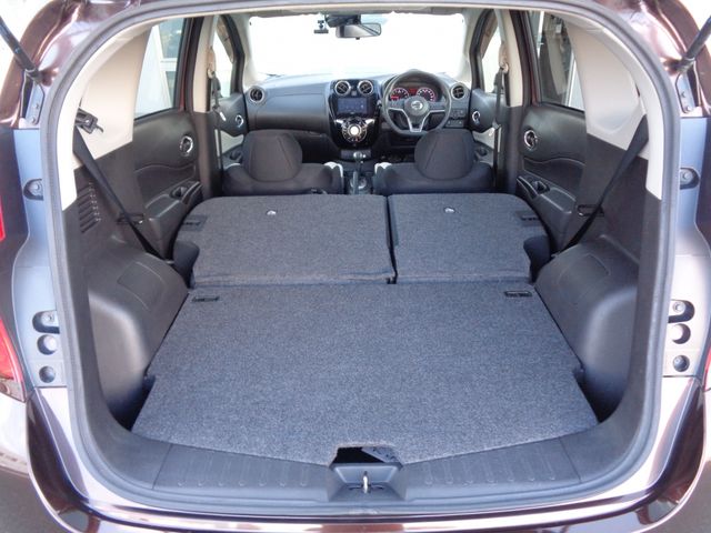 Nissan NOTE 2017-04 16957-16