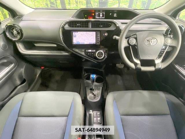 Toyota AQUA 2017-06 344369-1