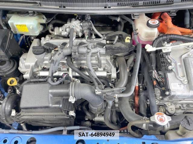 Toyota AQUA 2017-06 344369-18