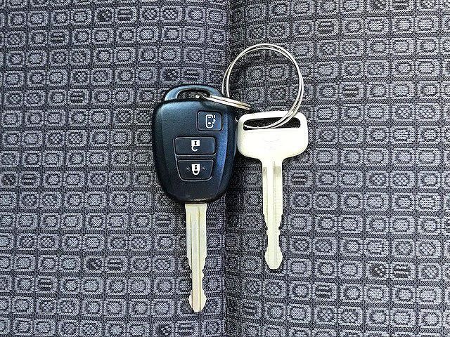 Toyota SPADE 2016-02 13722-17