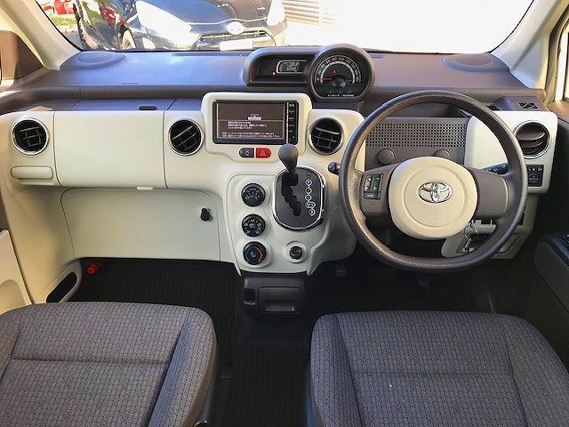 Toyota SPADE 2016-02 13722-1