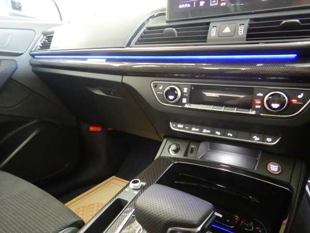 Audi SQ5 2023-03 181840-20