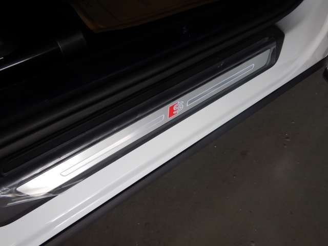 Audi SQ5 2023-03 181840-21