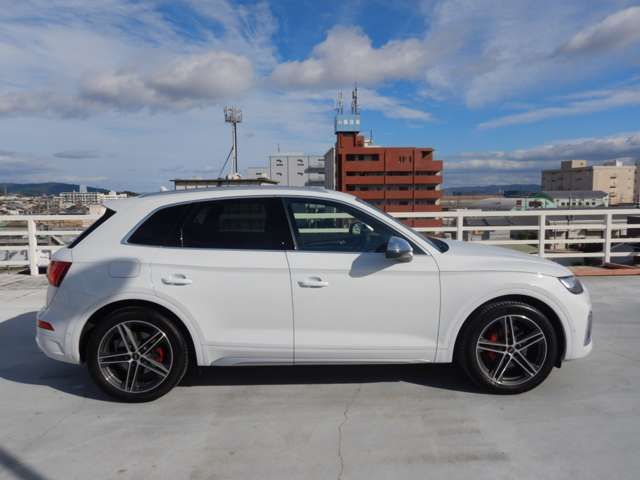 Audi SQ5 2023-03 181840-7