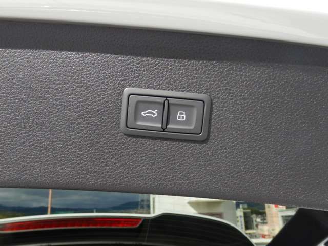 Audi SQ5 2023-03 181840-26