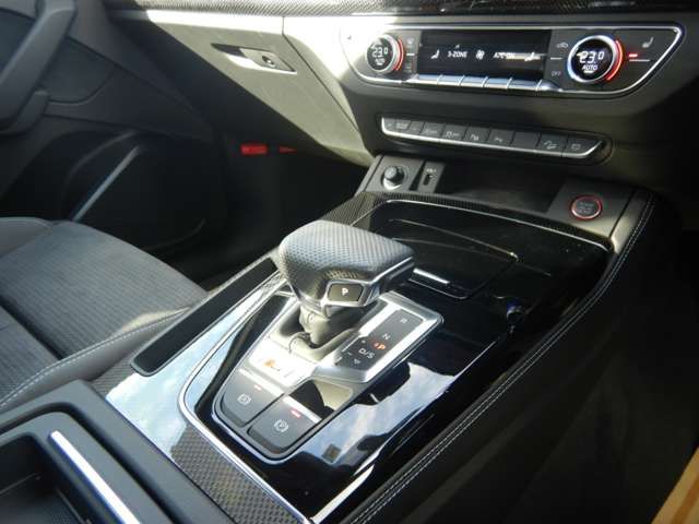 Audi SQ5 2023-03 181840-13