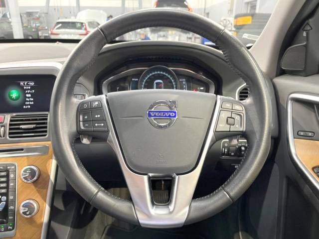 Volvo XC60 2017-05 22092-10