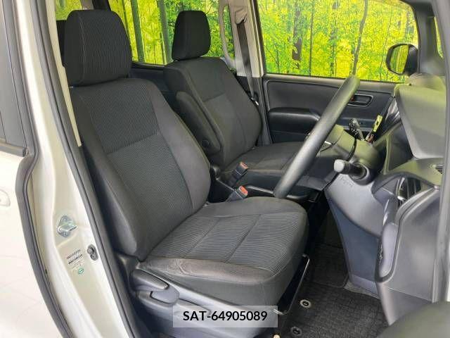 Toyota VOXY HYBRID 2015-07 350278-8
