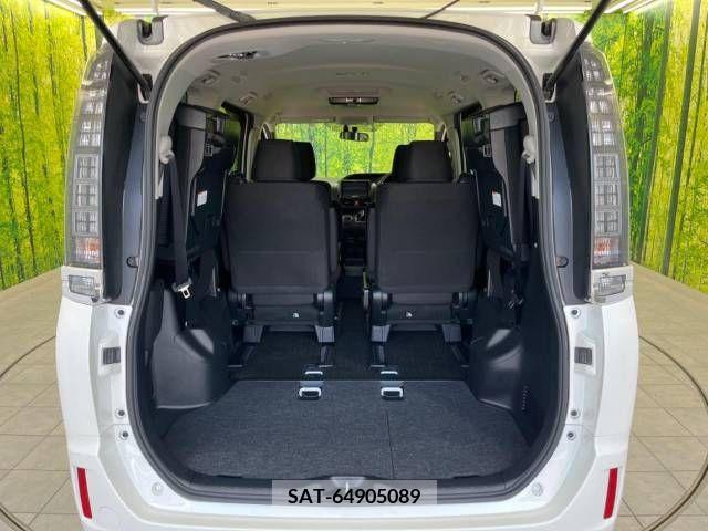 Toyota VOXY HYBRID 2015-07 350278-11