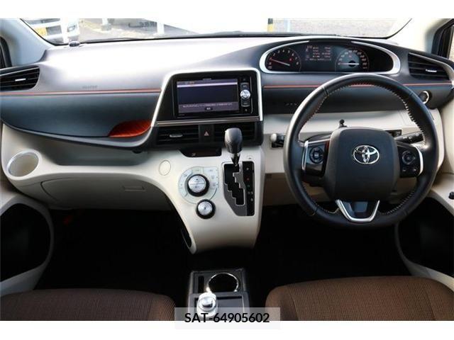 Toyota SIENTA 2017-01 214690-3