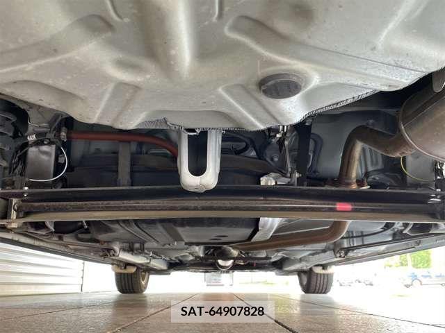 Toyota PREMIO 2014-07 281679-10