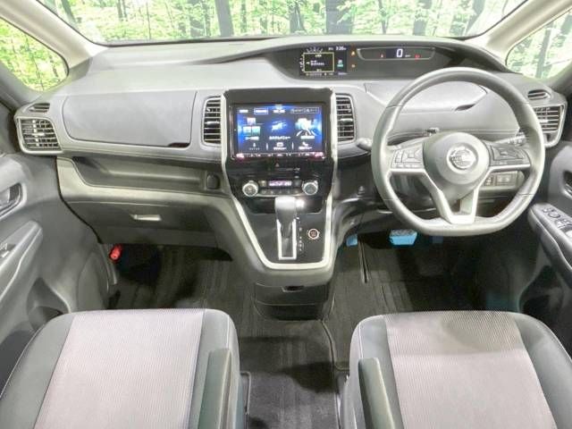 Nissan SERENA 2018-03 182185-1