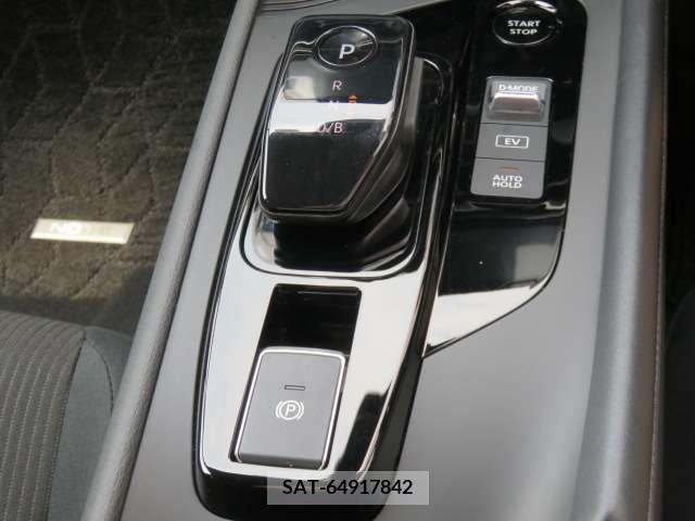 Nissan NOTE 2021-06 330337-5