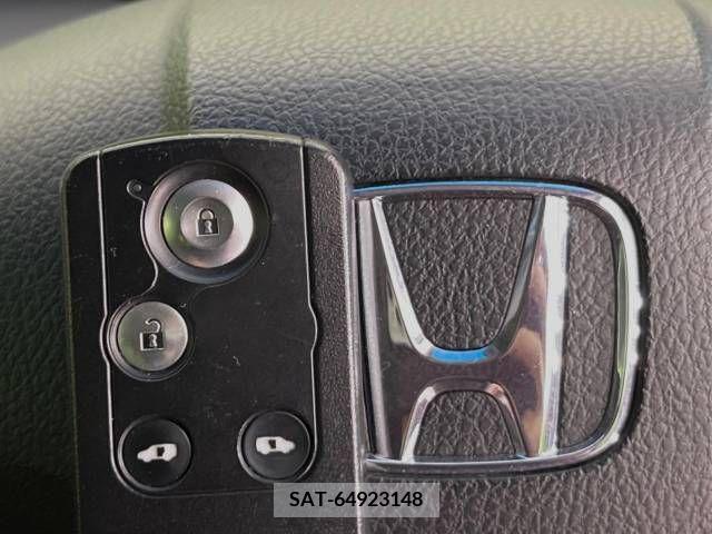 Honda e 2013-10 384093-7