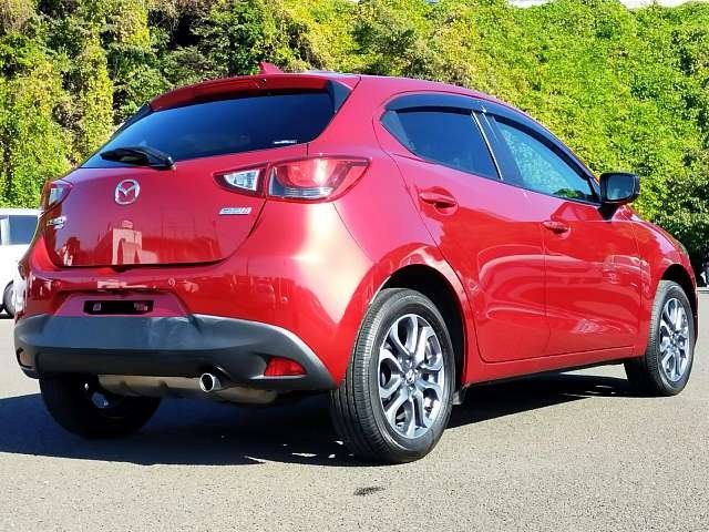Mazda DEMIO 2018-01 15672-2
