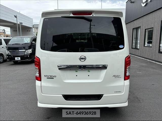 Nissan NV350 Caravan 2018-01 317330-2