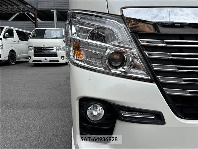 Nissan NV350 Caravan 2018-01 317330-5