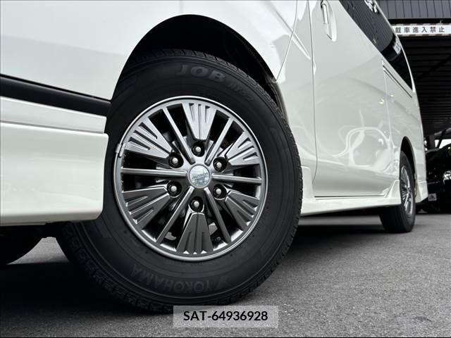 Nissan NV350 Caravan 2018-01 317330-4