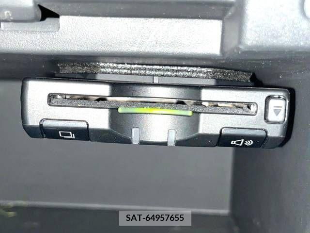 Nissan ELGRAND 2013-02 211531-7