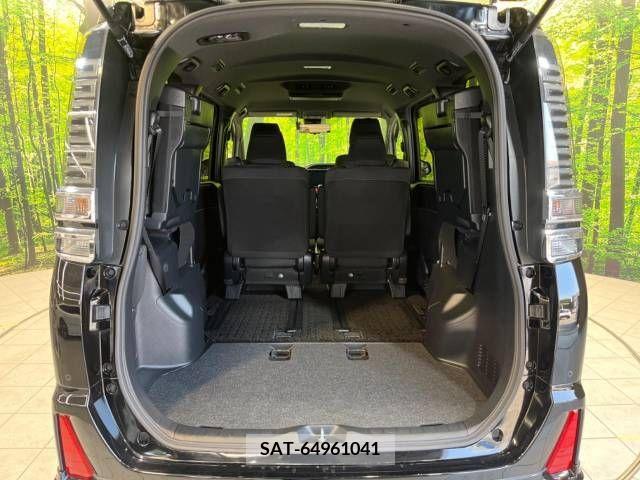 Toyota VOXY 2020-05 321682-12